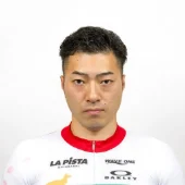 17位 4,253票 新田 祐大